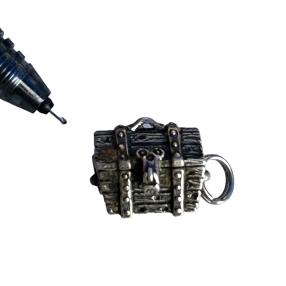 VINTAGE Treasure Chest Mechanical Sterling Silver bracelet charm - Picture 1 of 5